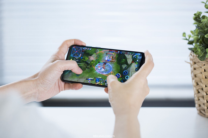 vivo Z3ּ˫ָ4DϷУ侳