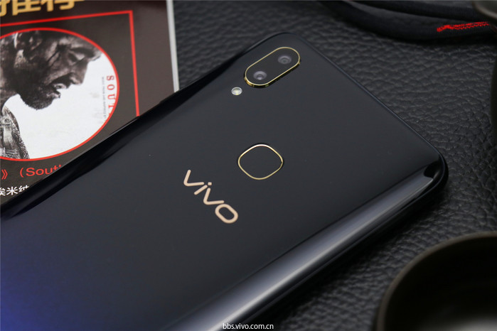 vivo Z3ּ˫ָ4DϷУ侳